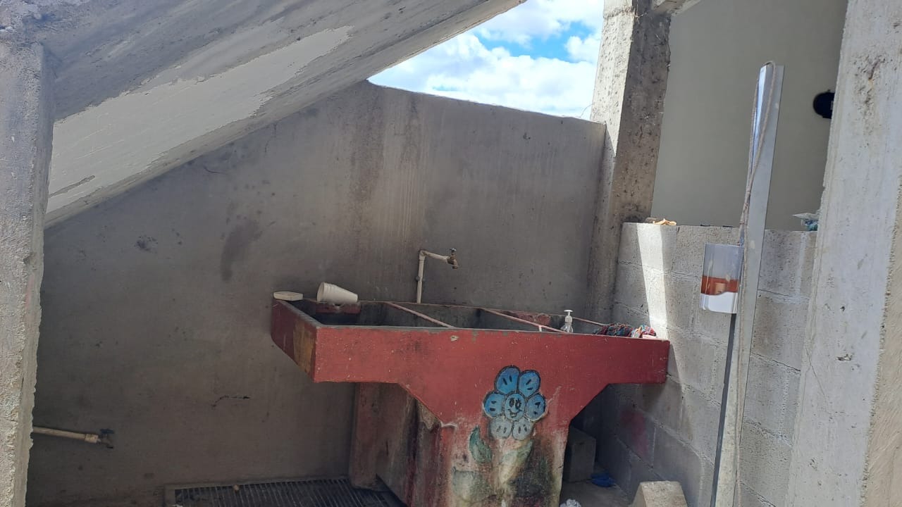 4 Container Sinks | Compassion Causes